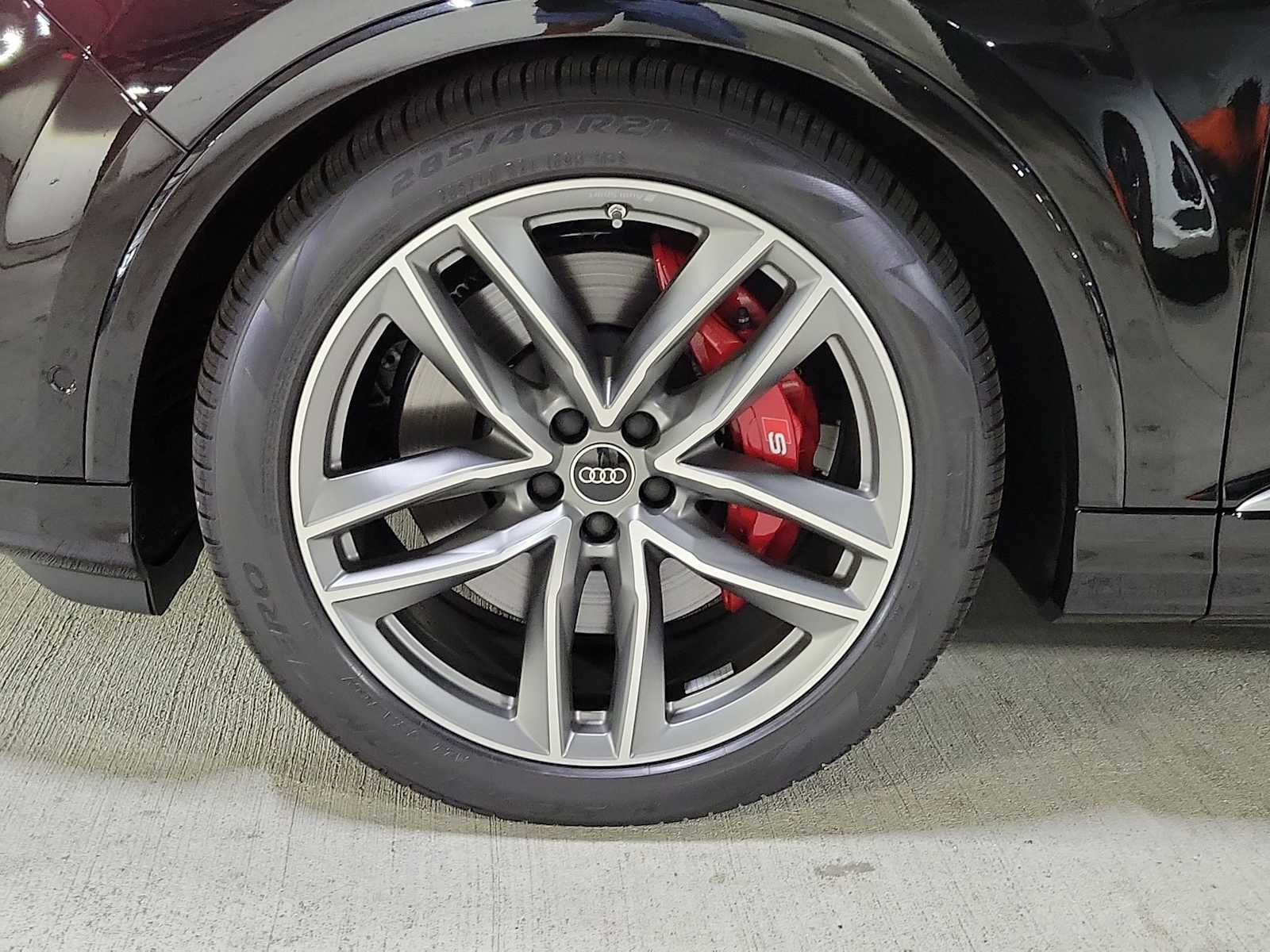 Thumbnail: 2026 Audi SQ7 - 10