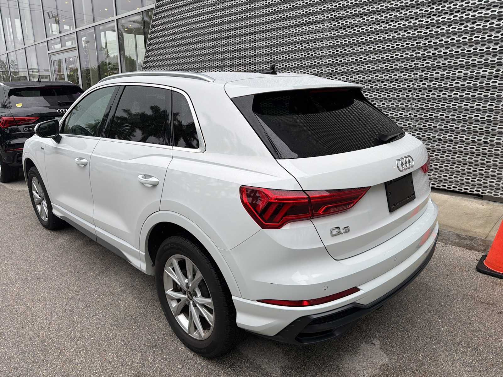 Thumbnail: 2021 Audi Q3 - 3