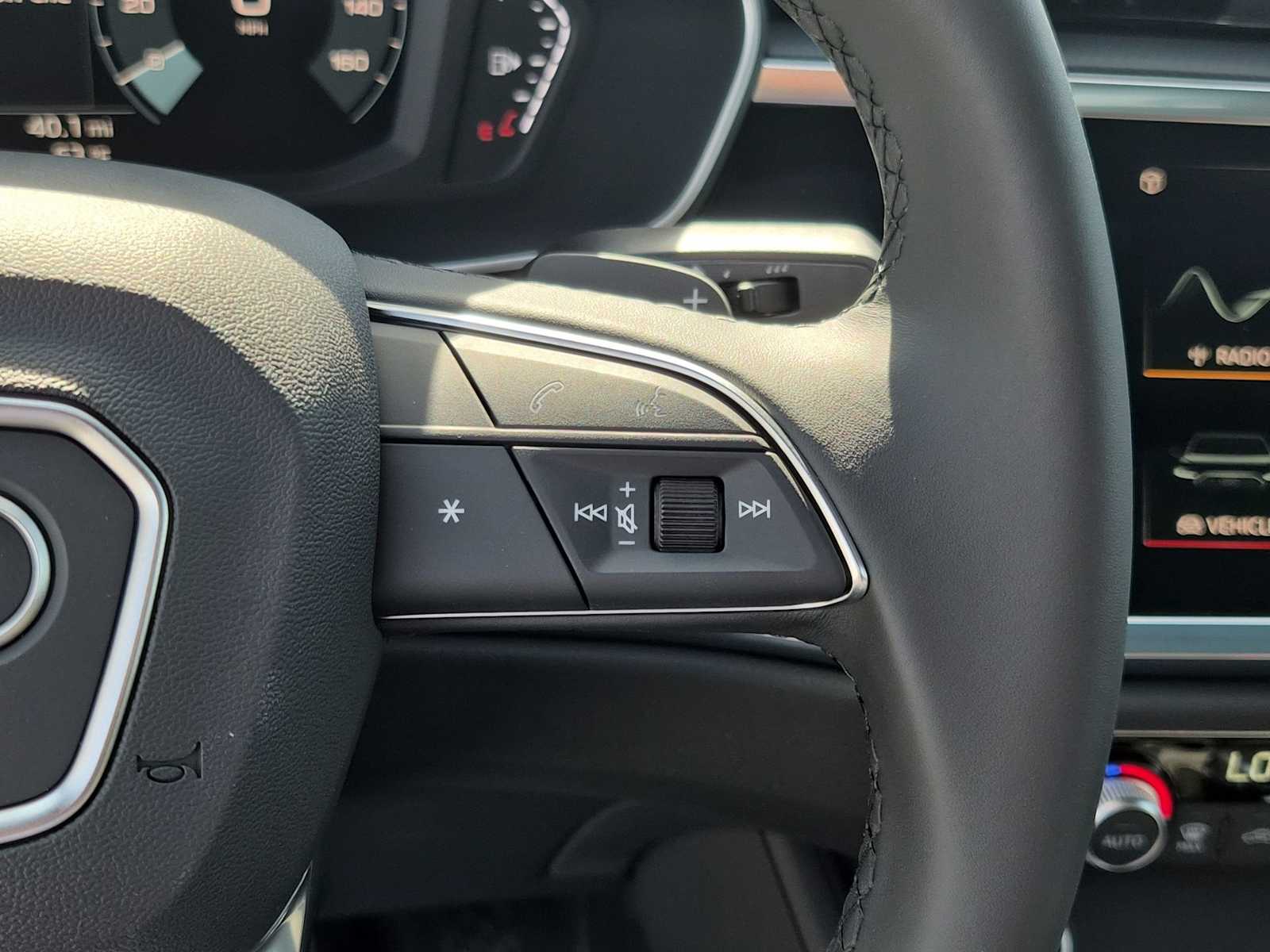 Thumbnail: 2025 Audi Q3 - 22