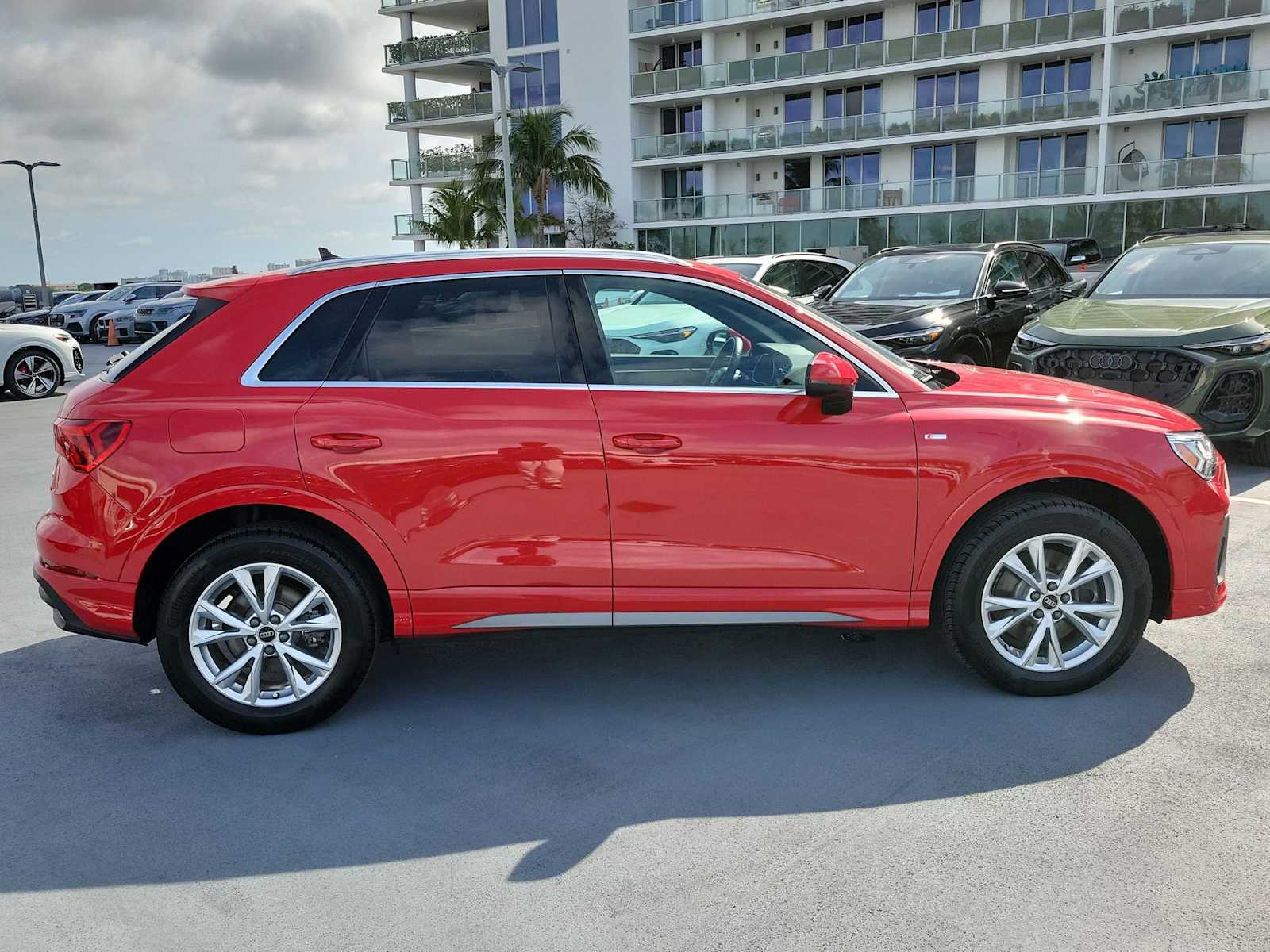 Thumbnail: 2025 Audi Q3 - 7