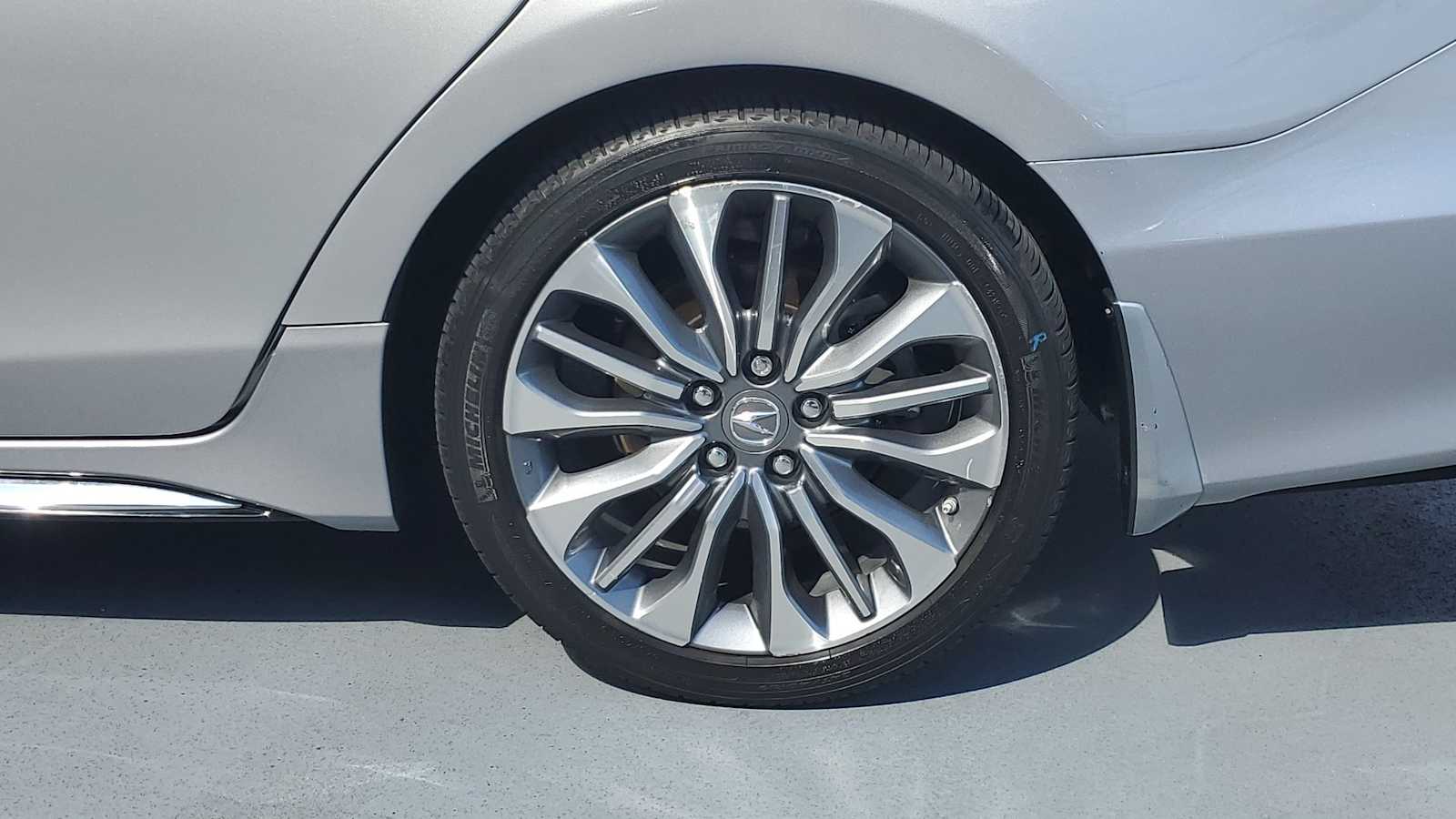 Thumbnail: 2020 Acura RLX - 13
