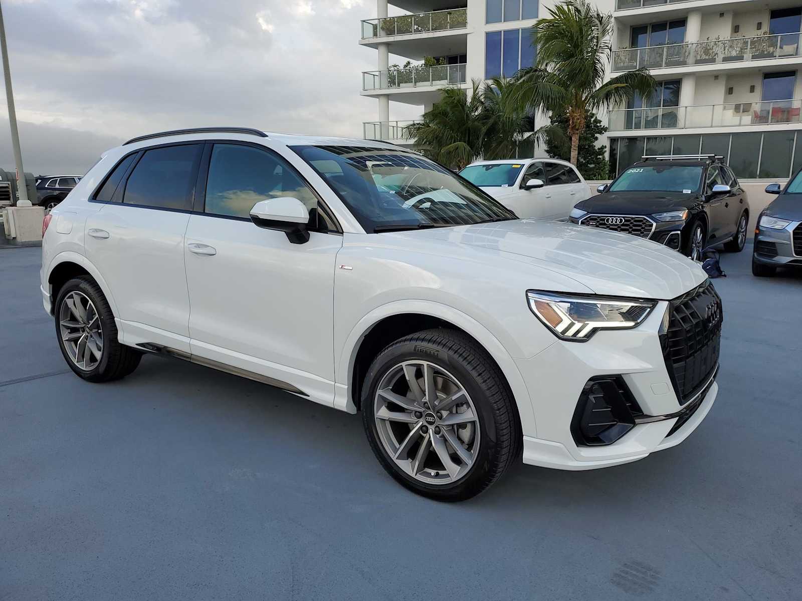 Thumbnail: 2023 Audi Q3 - 8