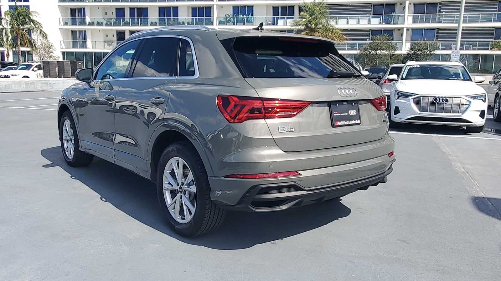 Thumbnail: 2025 Audi Q3 - 4