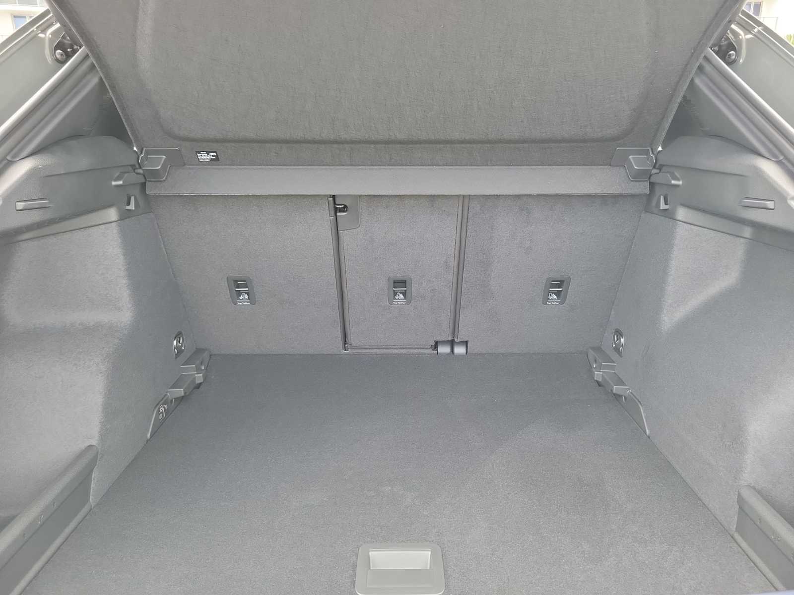 Thumbnail: 2025 Audi Q3 - 26