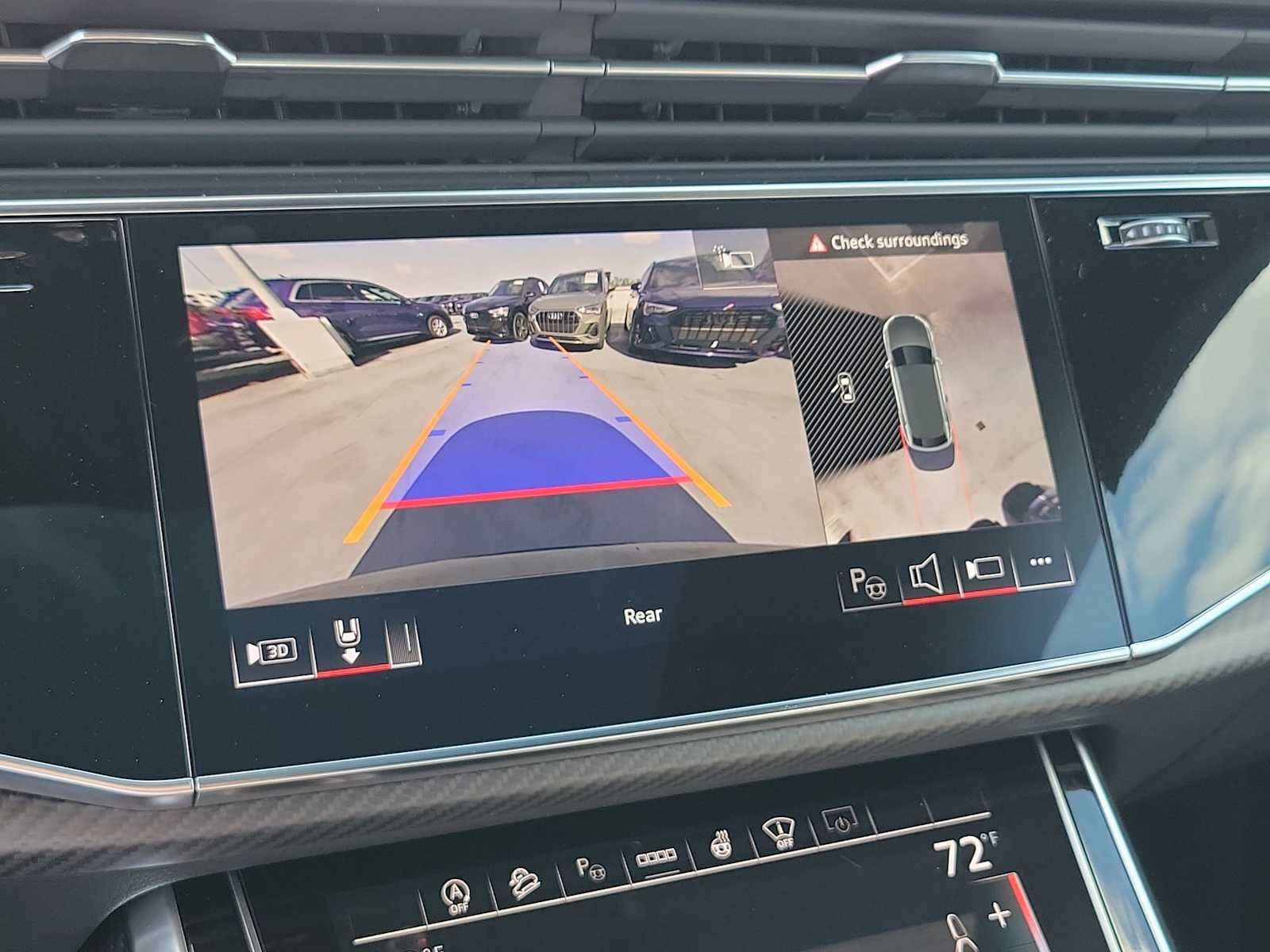 Thumbnail: 2026 Audi Q8 - 24