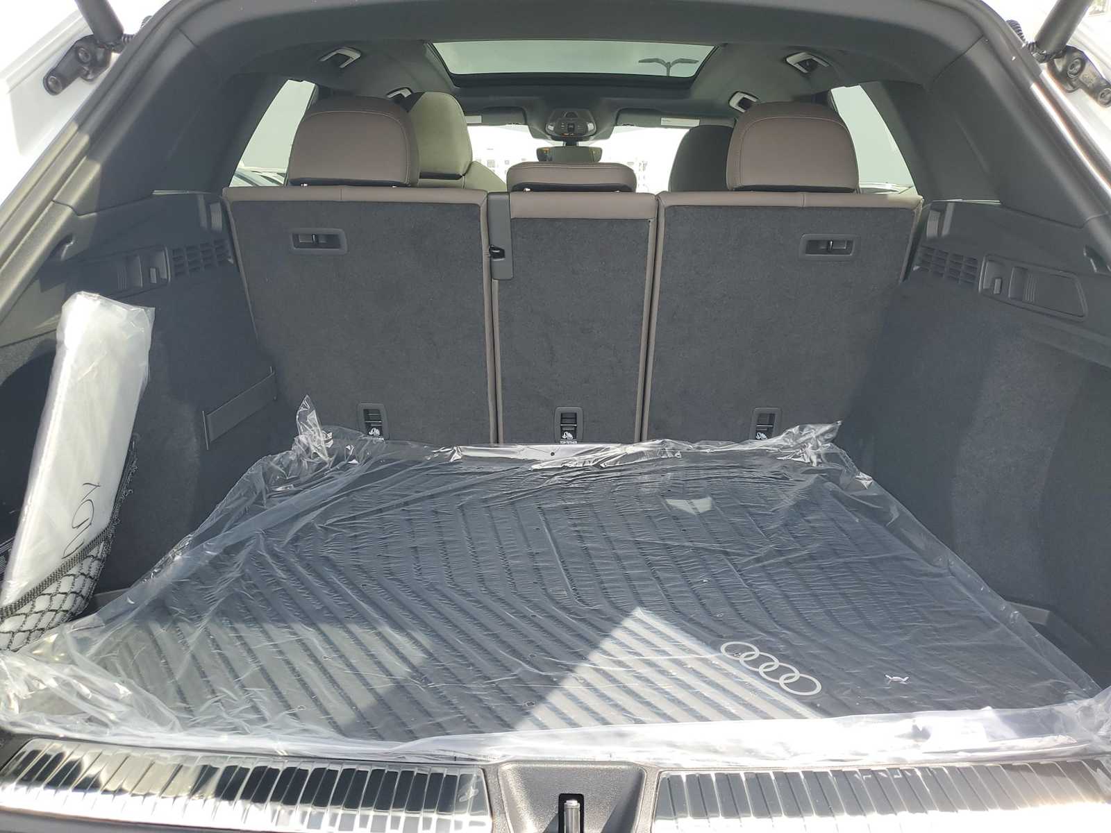 Thumbnail: 2025 Audi Q5 - 22