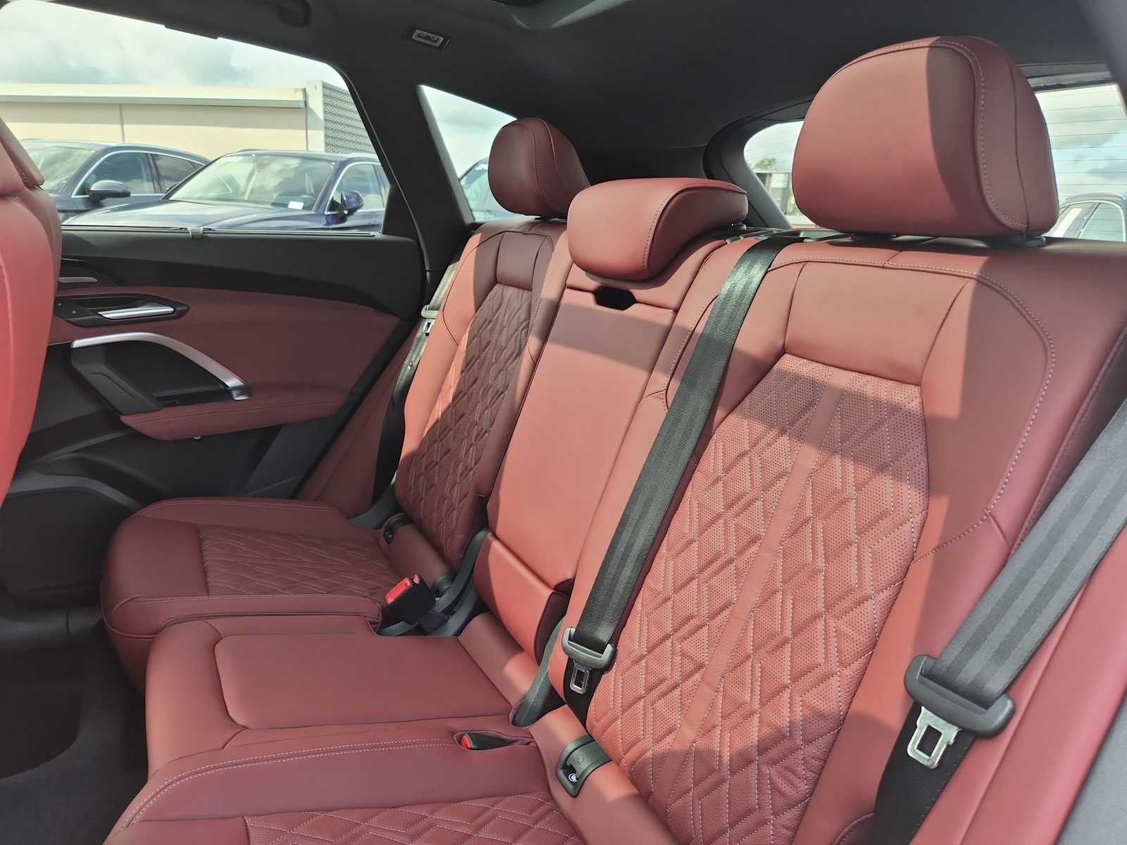 Thumbnail: 2025 Audi SQ5 - 19