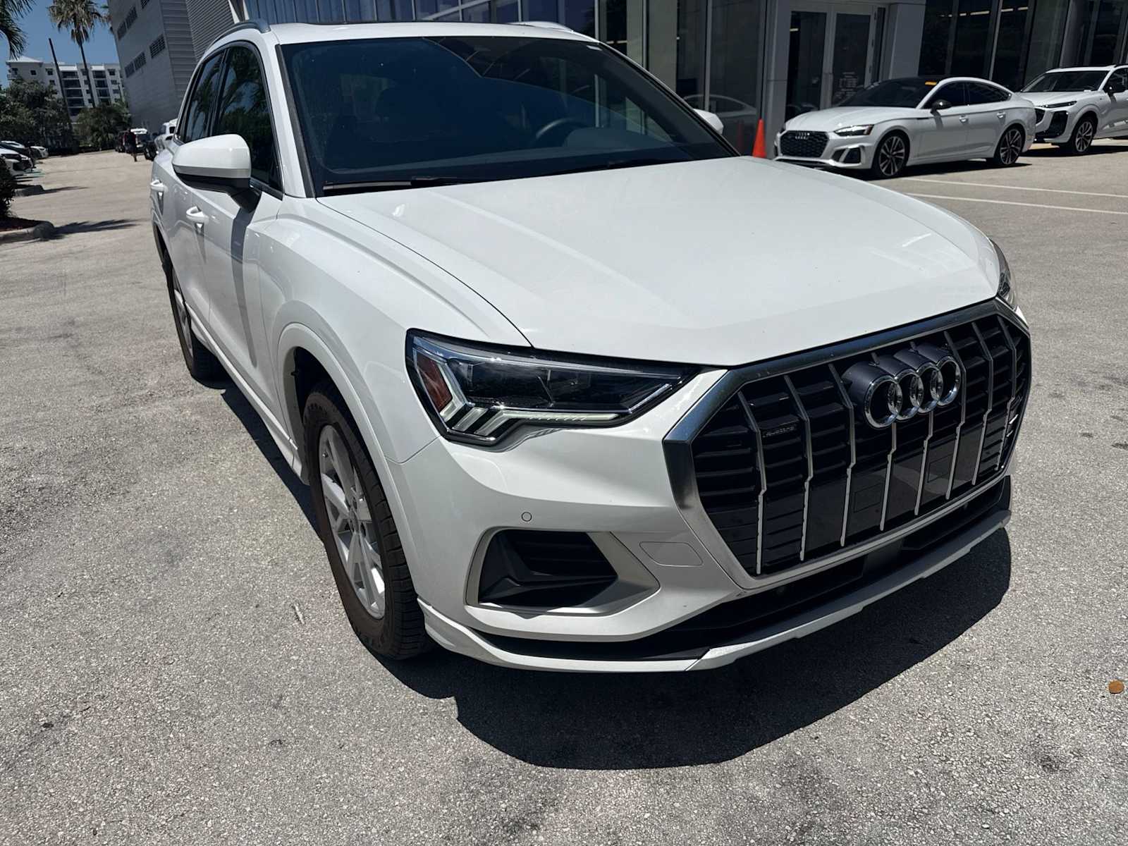 Thumbnail: 2023 Audi Q3 - 2