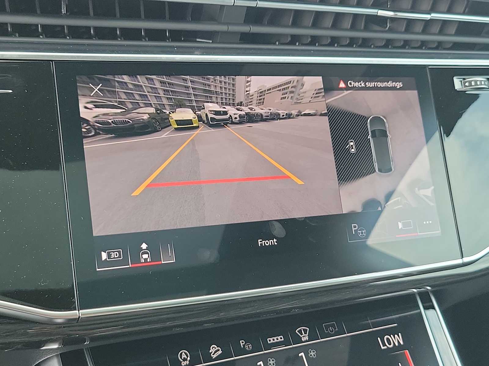 Thumbnail: 2025 Audi Q8 - 24