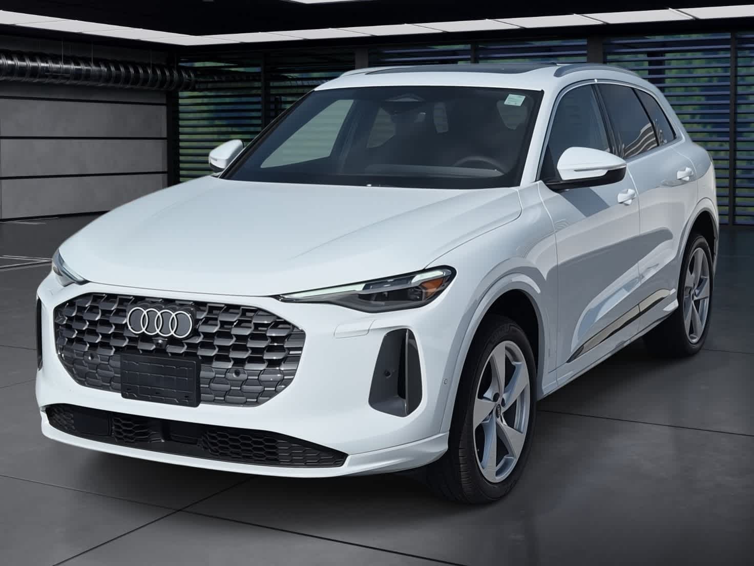 Thumbnail: 2025 Audi Q5 - 1