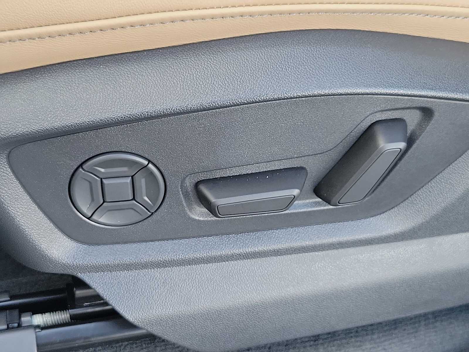 Thumbnail: 2026 Audi Q7 - 16