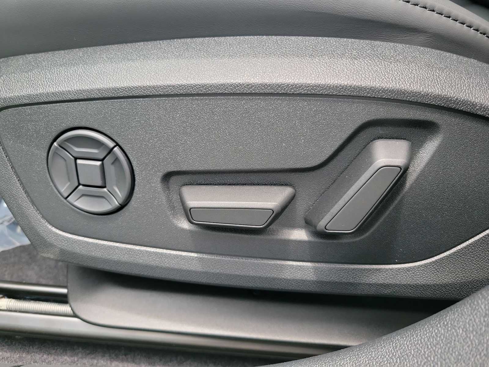 Thumbnail: 2026 Audi RS 3 - 16