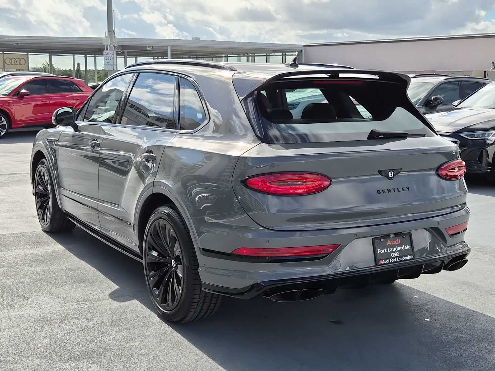 Thumbnail: 2025 Bentley Bentayga - 4