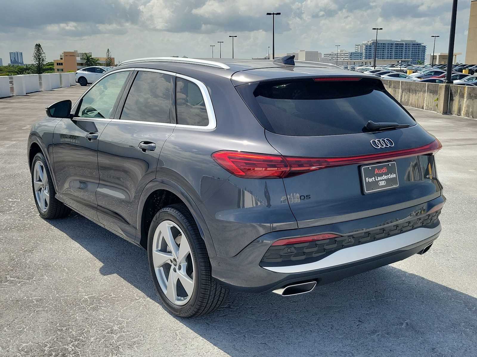 Thumbnail: 2025 Audi Q5 - 4