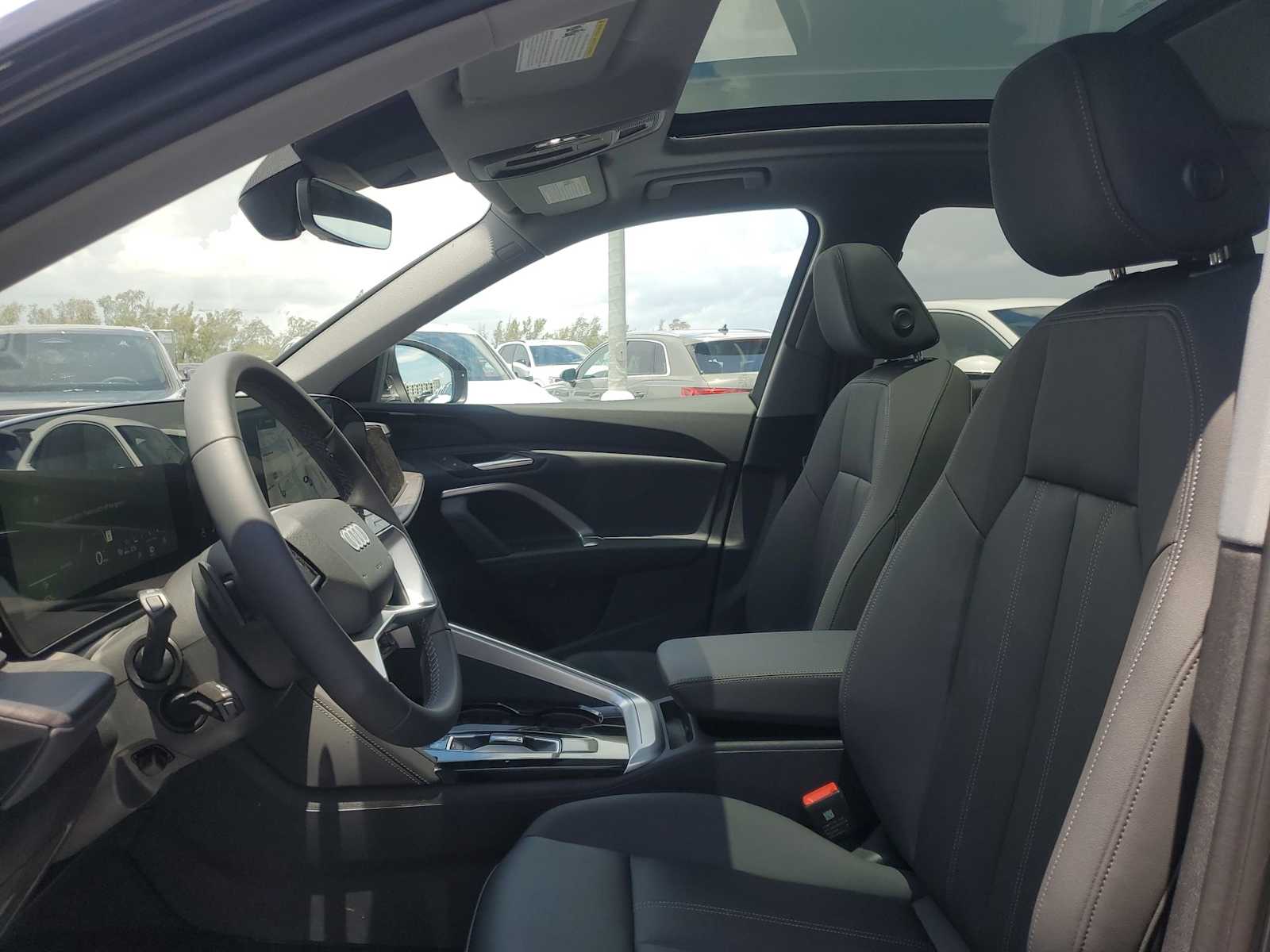 Thumbnail: 2025 Audi Q5 - 12