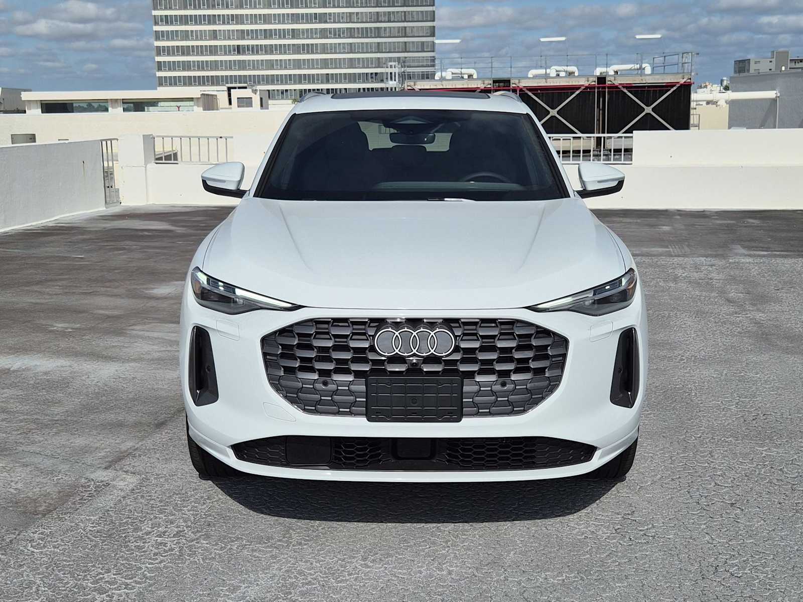 Thumbnail: 2025 Audi Q5 - 9