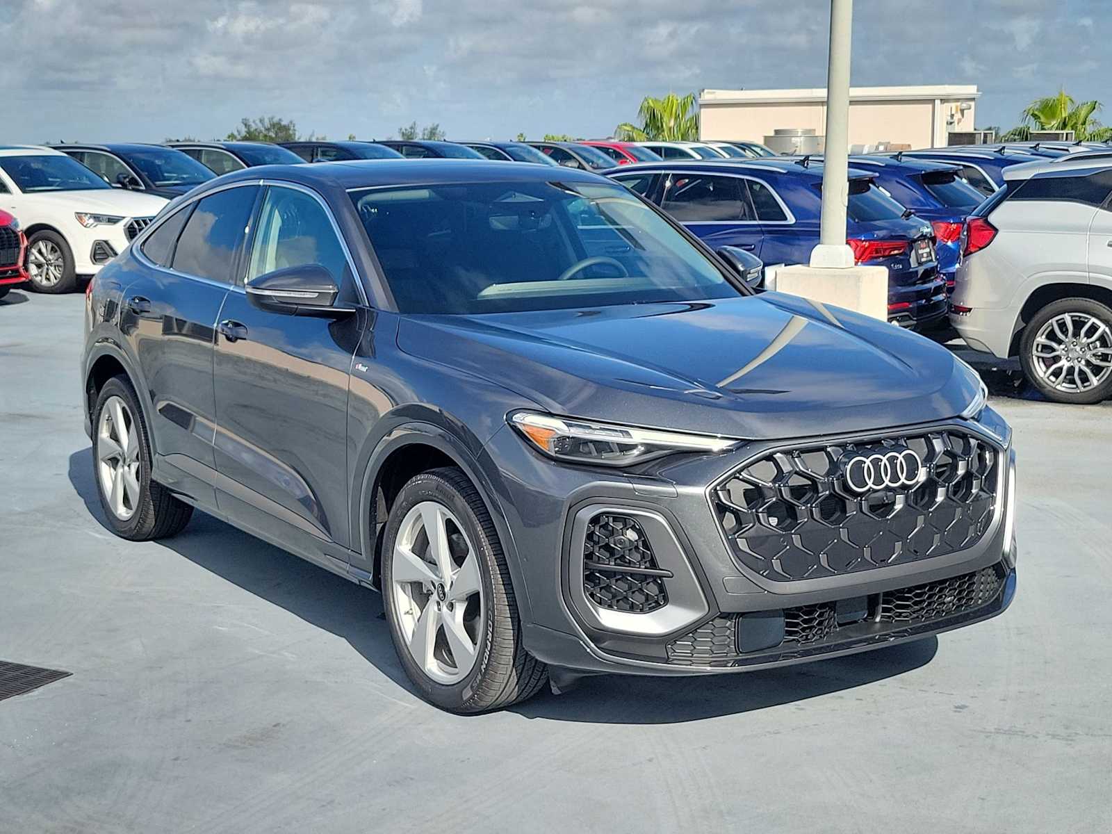 Thumbnail: 2025 Audi Q5 - 8