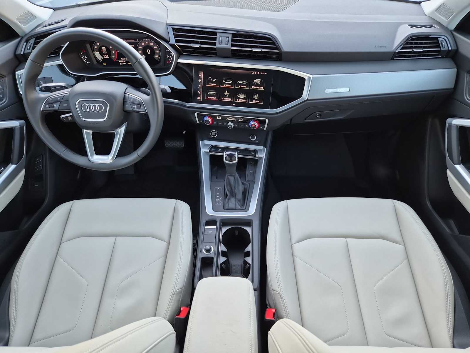 Thumbnail: 2025 Audi Q3 - 14