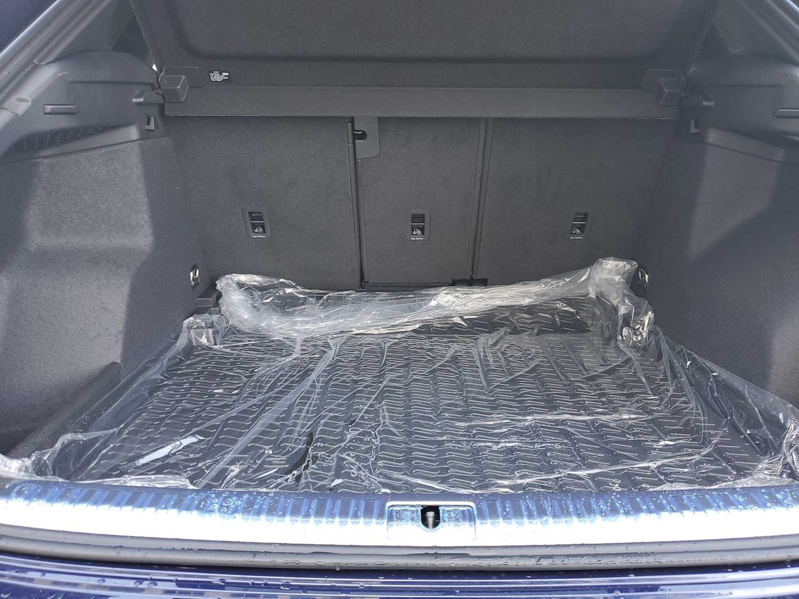 Thumbnail: 2025 Audi Q3 - 23