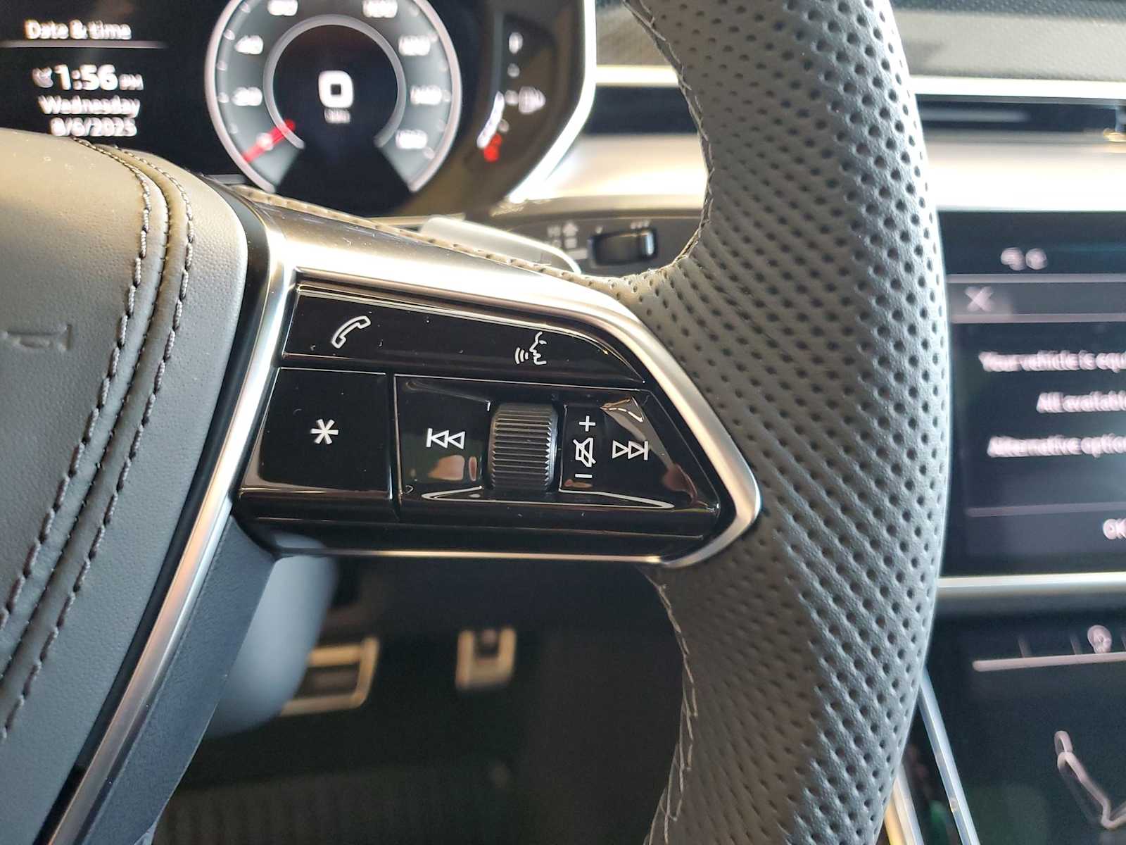 Thumbnail: 2025 Audi S8 - 15