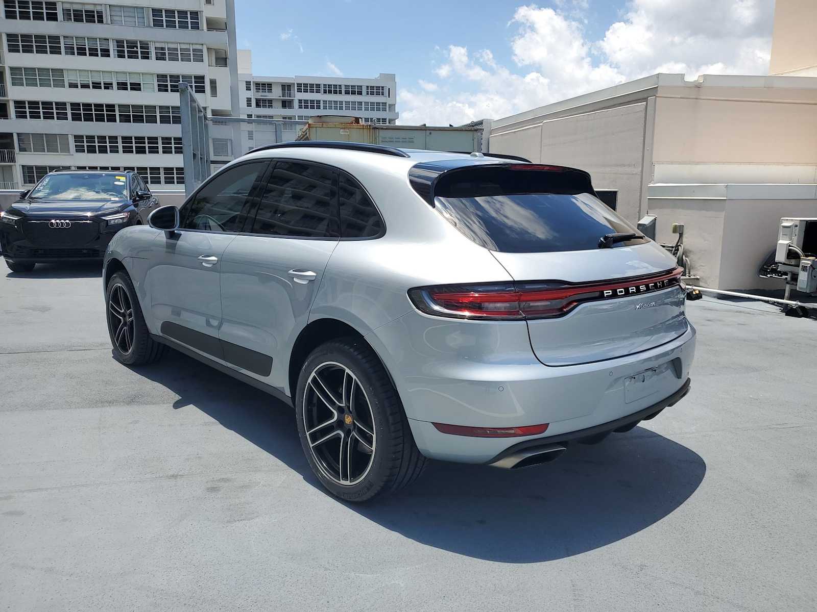 2021 Porsche Macan Base photo 4
