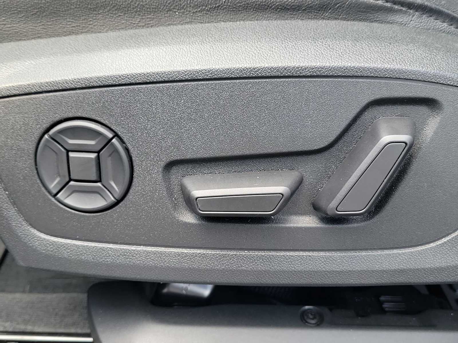 Thumbnail: 2021 Audi Q3 - 16