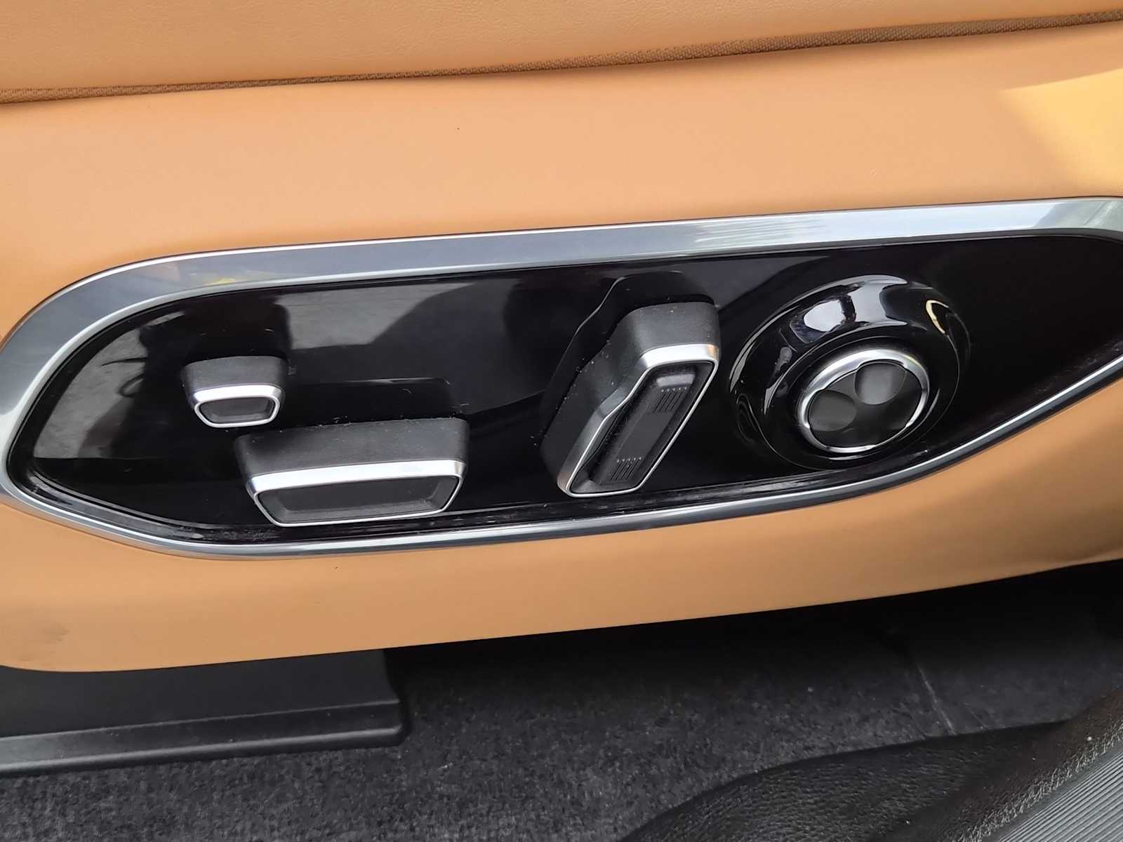 Thumbnail: 2022 Jeep Grand Cherokee - 16