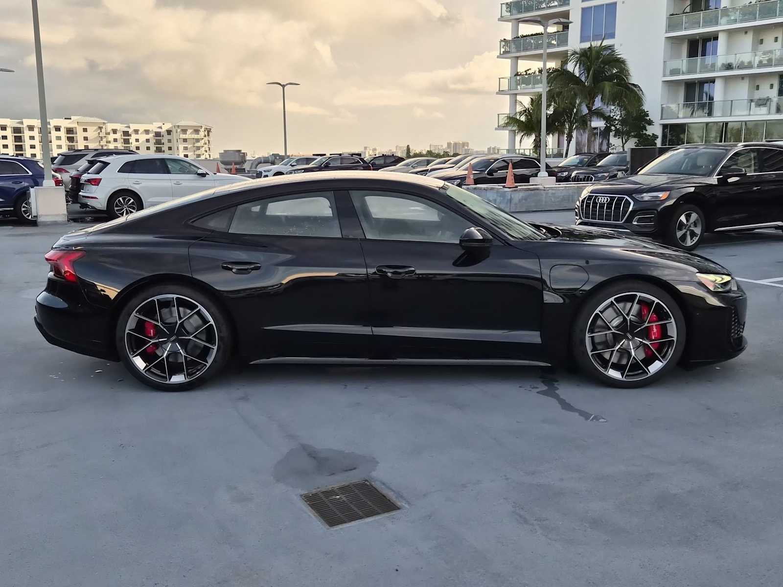 Thumbnail: 2026 Audi RS e-tron GT - 7