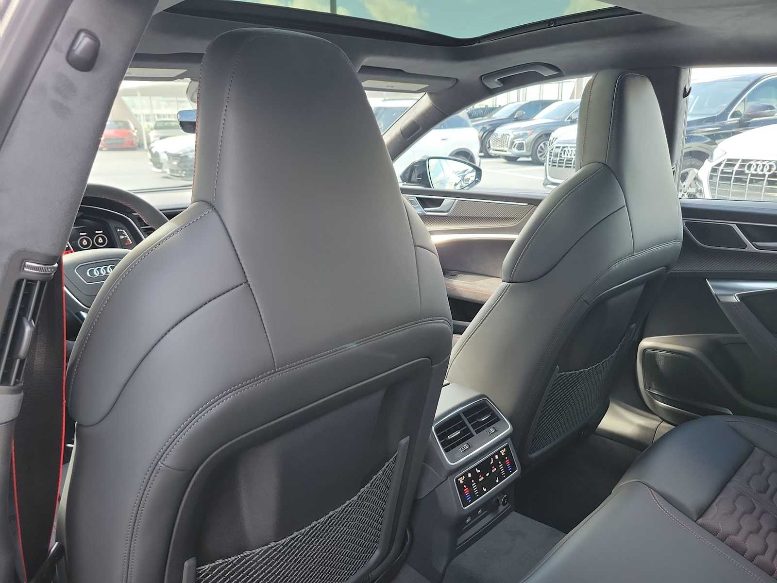 Thumbnail: 2026 Audi RS 7 - 17