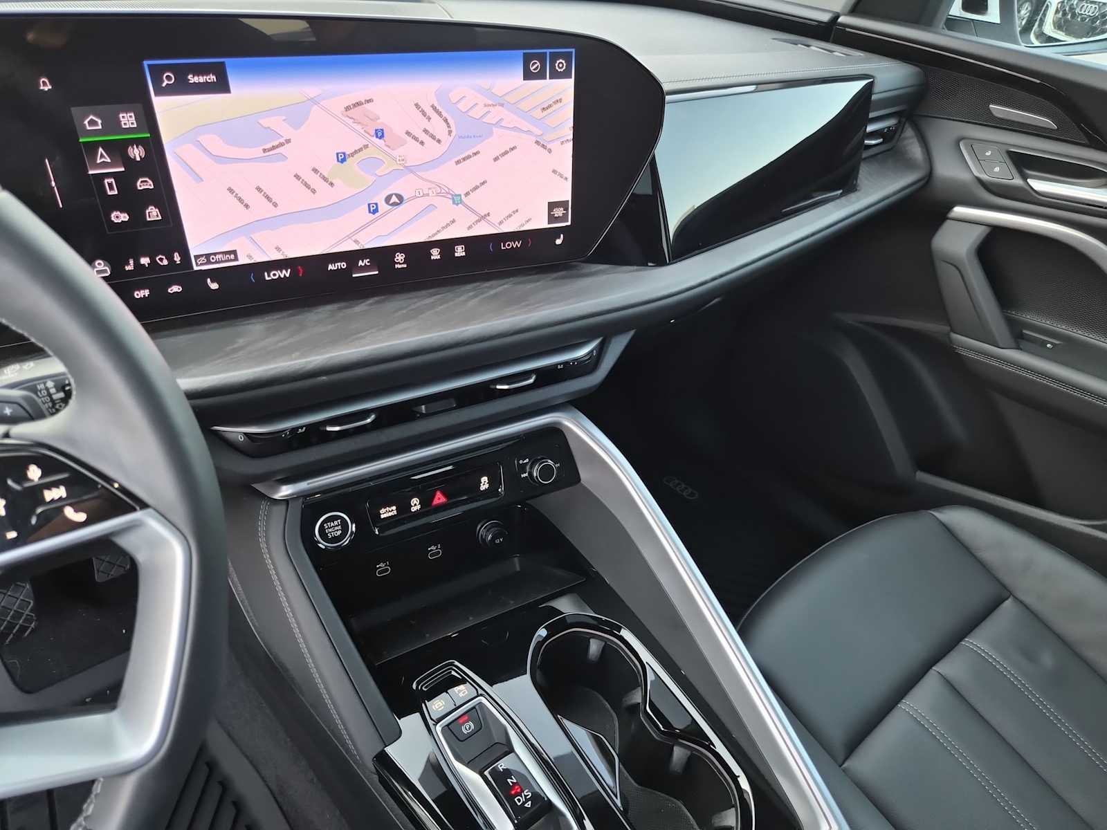 Thumbnail: 2025 Audi Q5 - 23