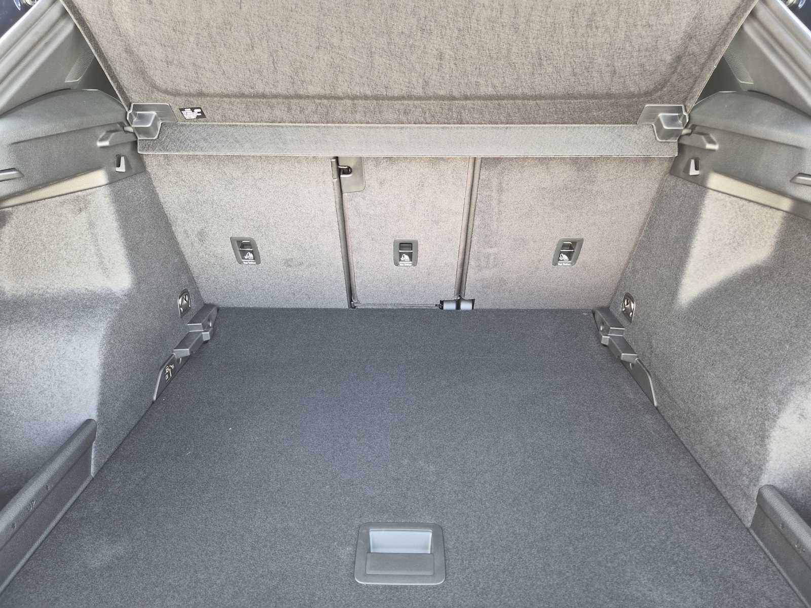 Thumbnail: 2025 Audi Q3 - 26