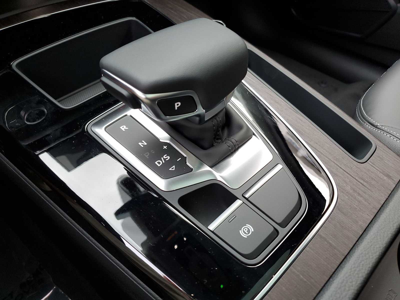 Thumbnail: 2023 Audi Q5 - 25