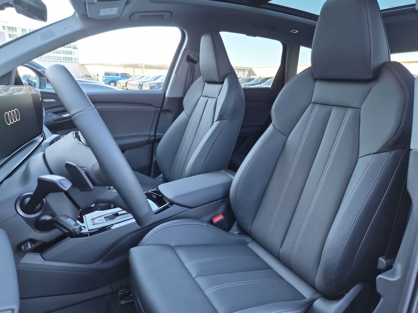 Thumbnail: 2025 Audi Q6 e-tron - 15