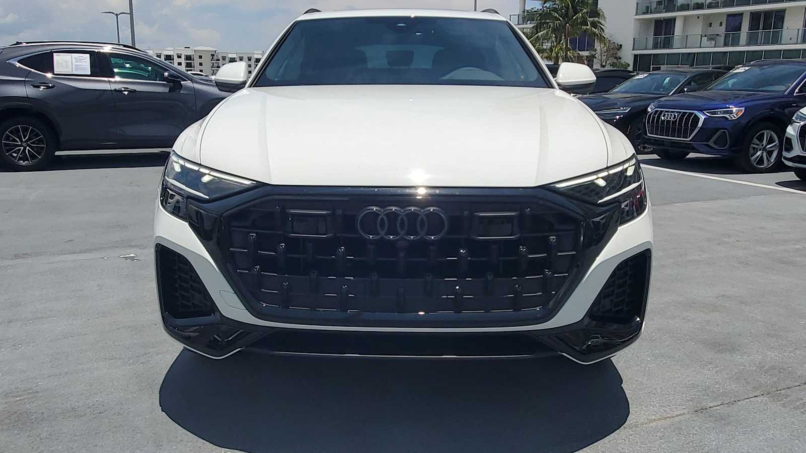 Thumbnail: 2026 Audi Q8 - 9