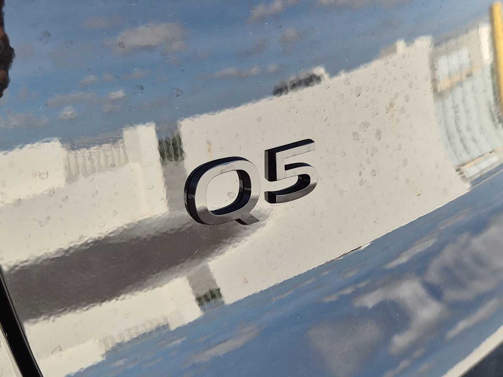 Thumbnail: 2025 Audi Q5 - 10