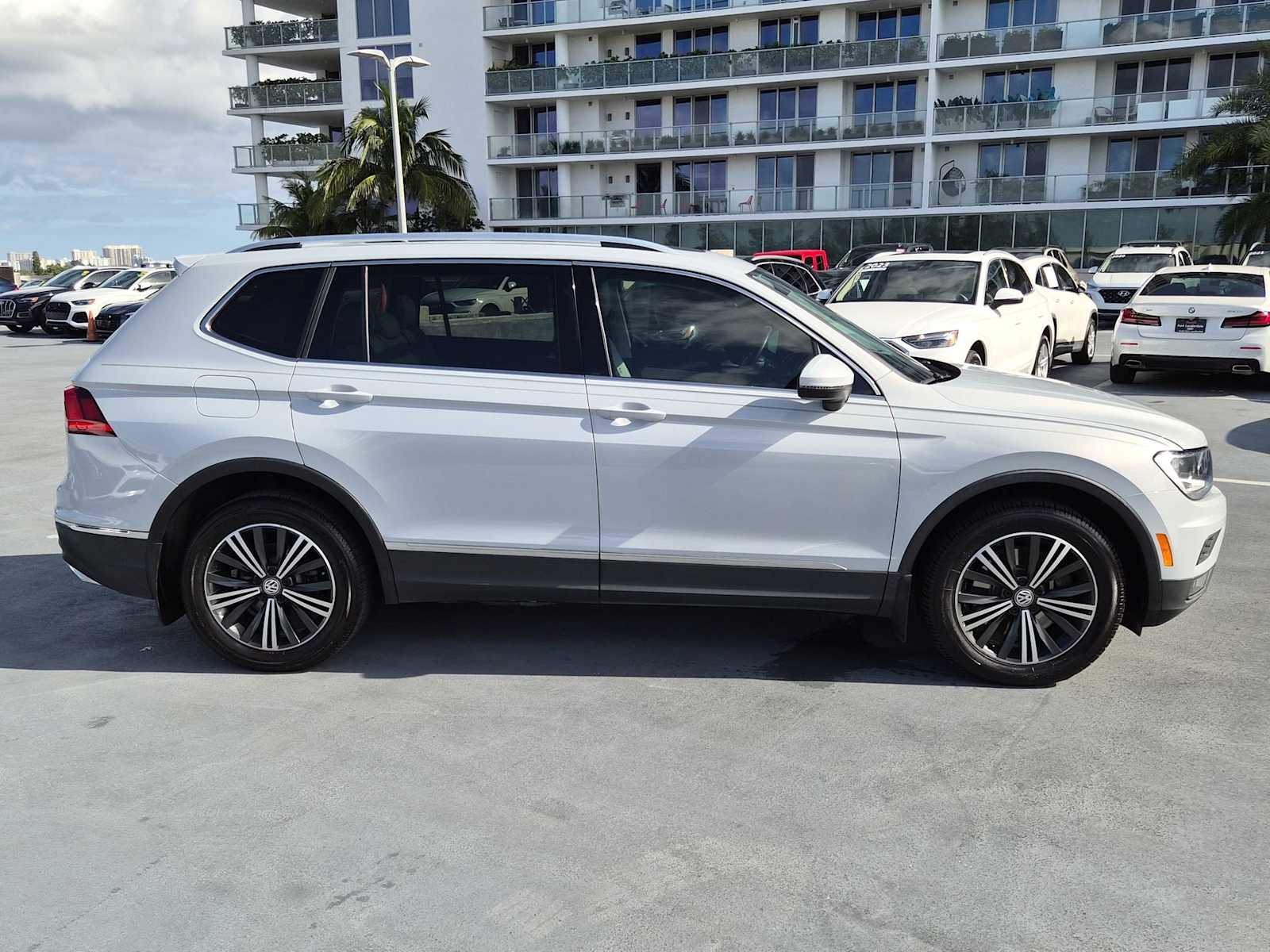 Thumbnail: 2018 Volkswagen Tiguan - 7