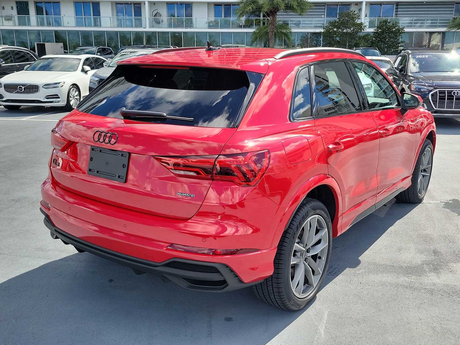 Thumbnail: 2025 Audi Q3 - 6