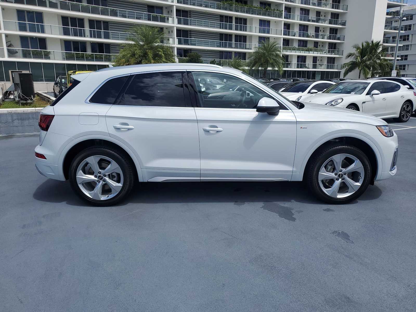 Thumbnail: 2023 Audi Q5 - 7