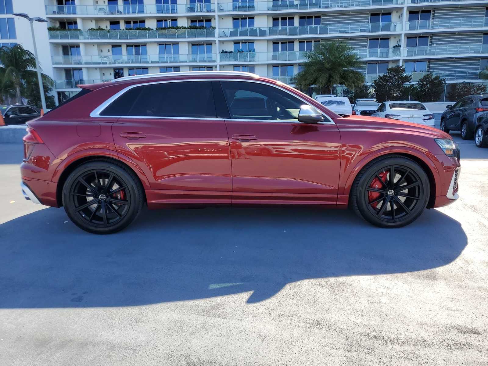 Thumbnail: 2023 Audi RS Q8 - 7