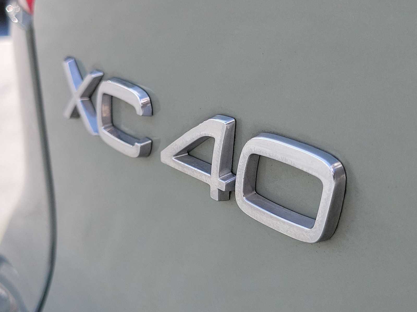 Thumbnail: 2023 Volvo XC40 - 11