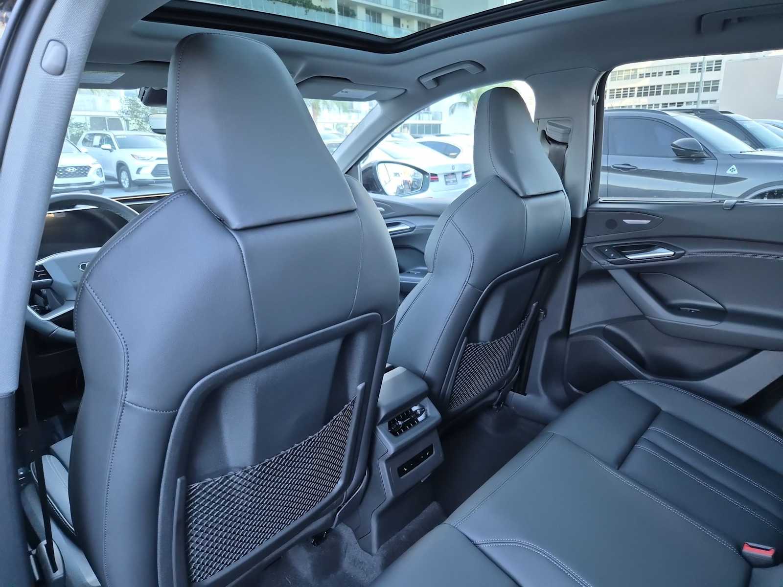 Thumbnail: 2025 Audi Q6 e-tron - 17