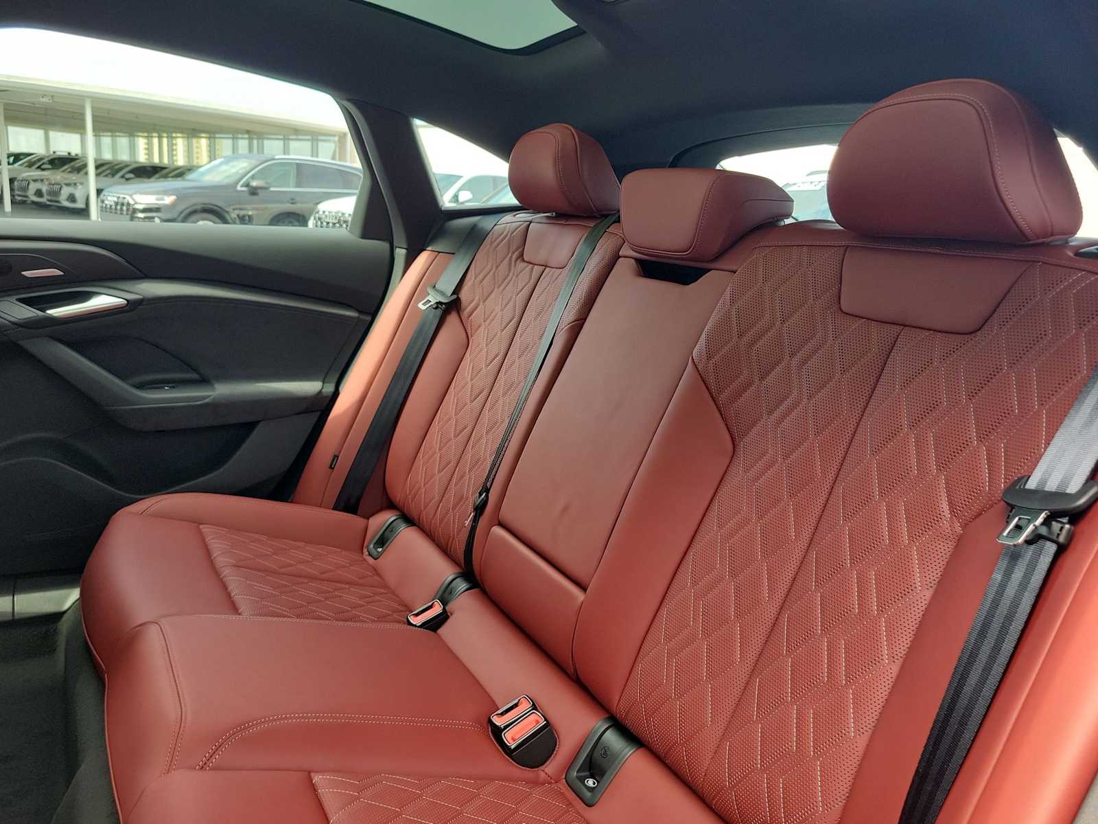 Thumbnail: 2025 Audi e-tron S - 19