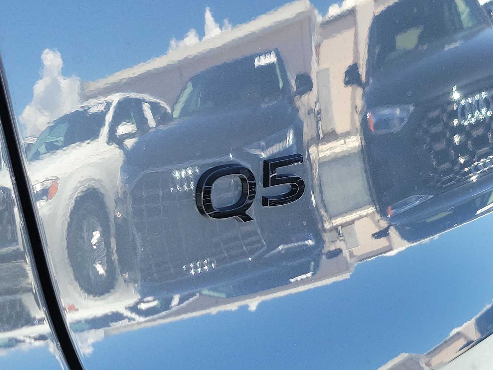 Thumbnail: 2025 Audi Q5 - 11