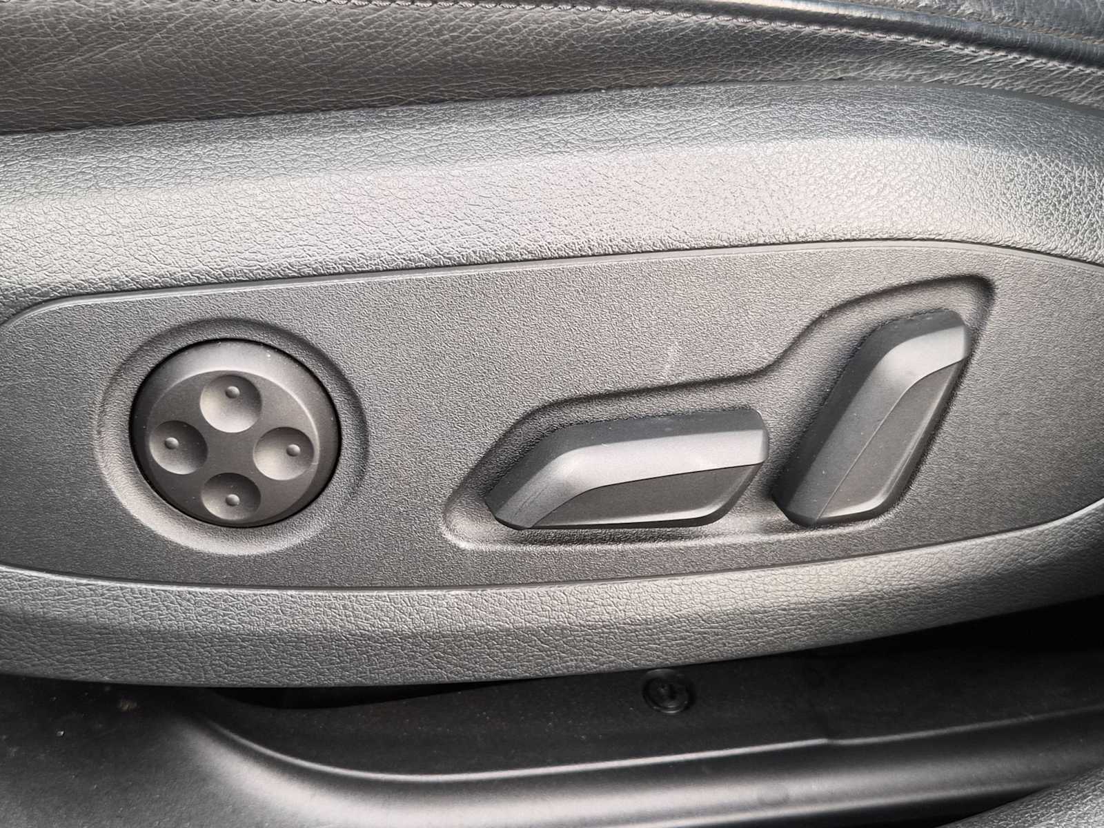 Thumbnail: 2019 Audi A4 - 16