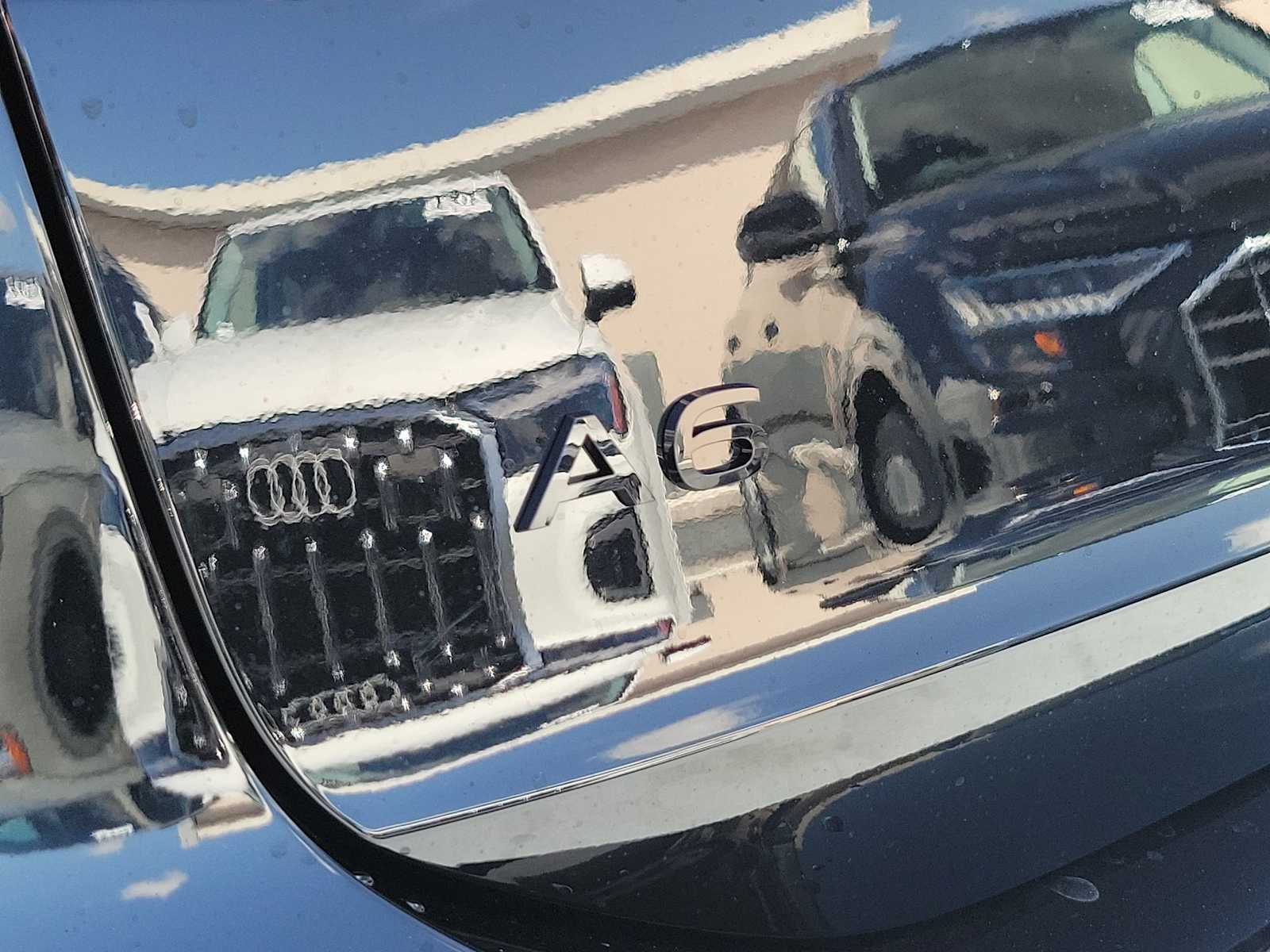 Thumbnail: 2025 Audi e-tron S - 11