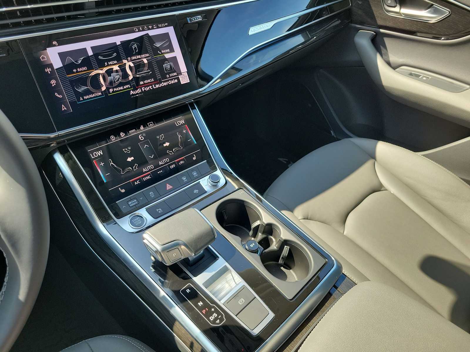 Thumbnail: 2026 Audi Q7 - 26
