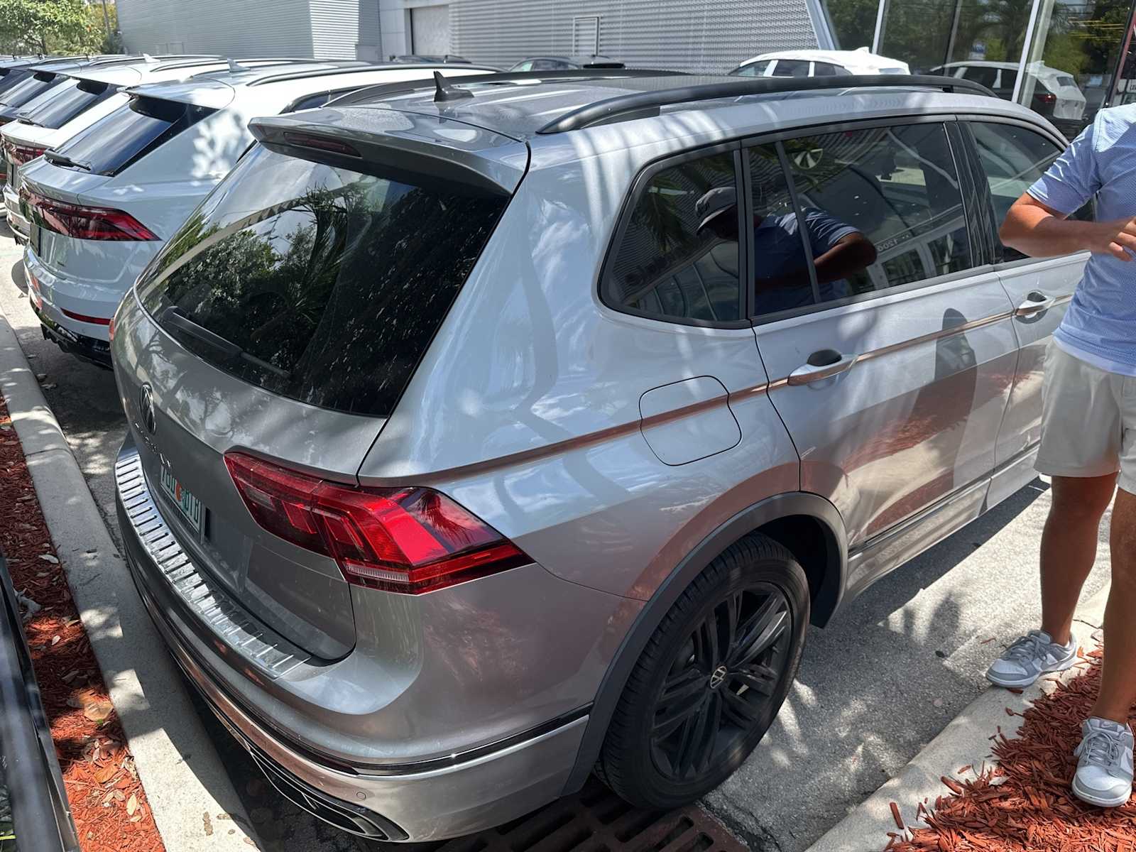 Thumbnail: 2022 Volkswagen Tiguan - 4