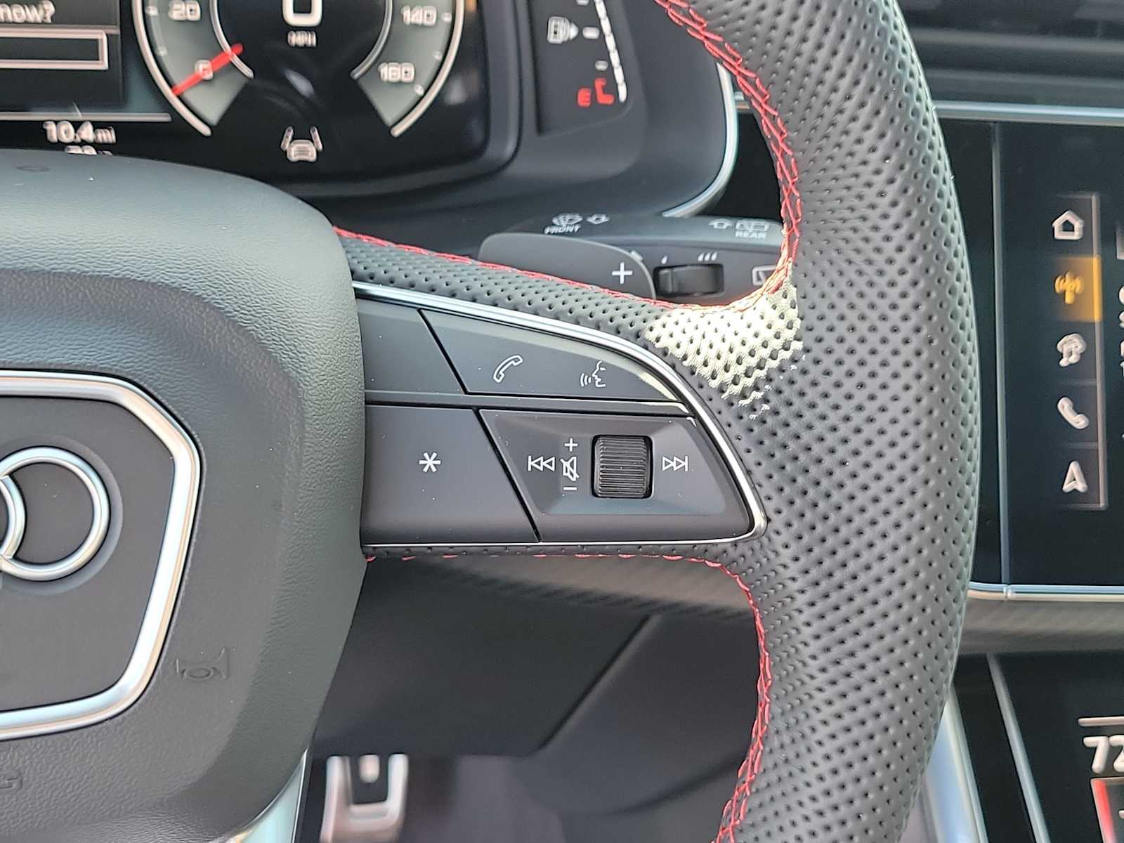 Thumbnail: 2026 Audi Q8 - 22