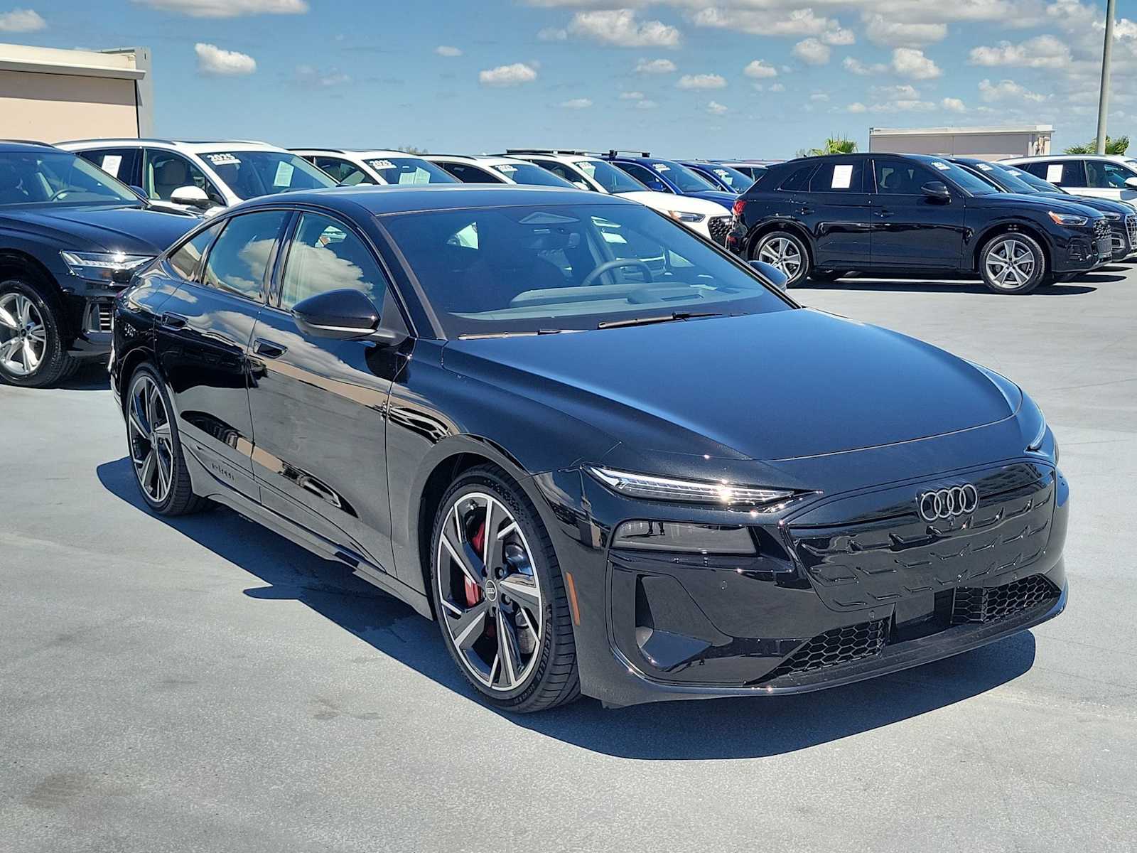 Thumbnail: 2025 Audi e-tron S - 8