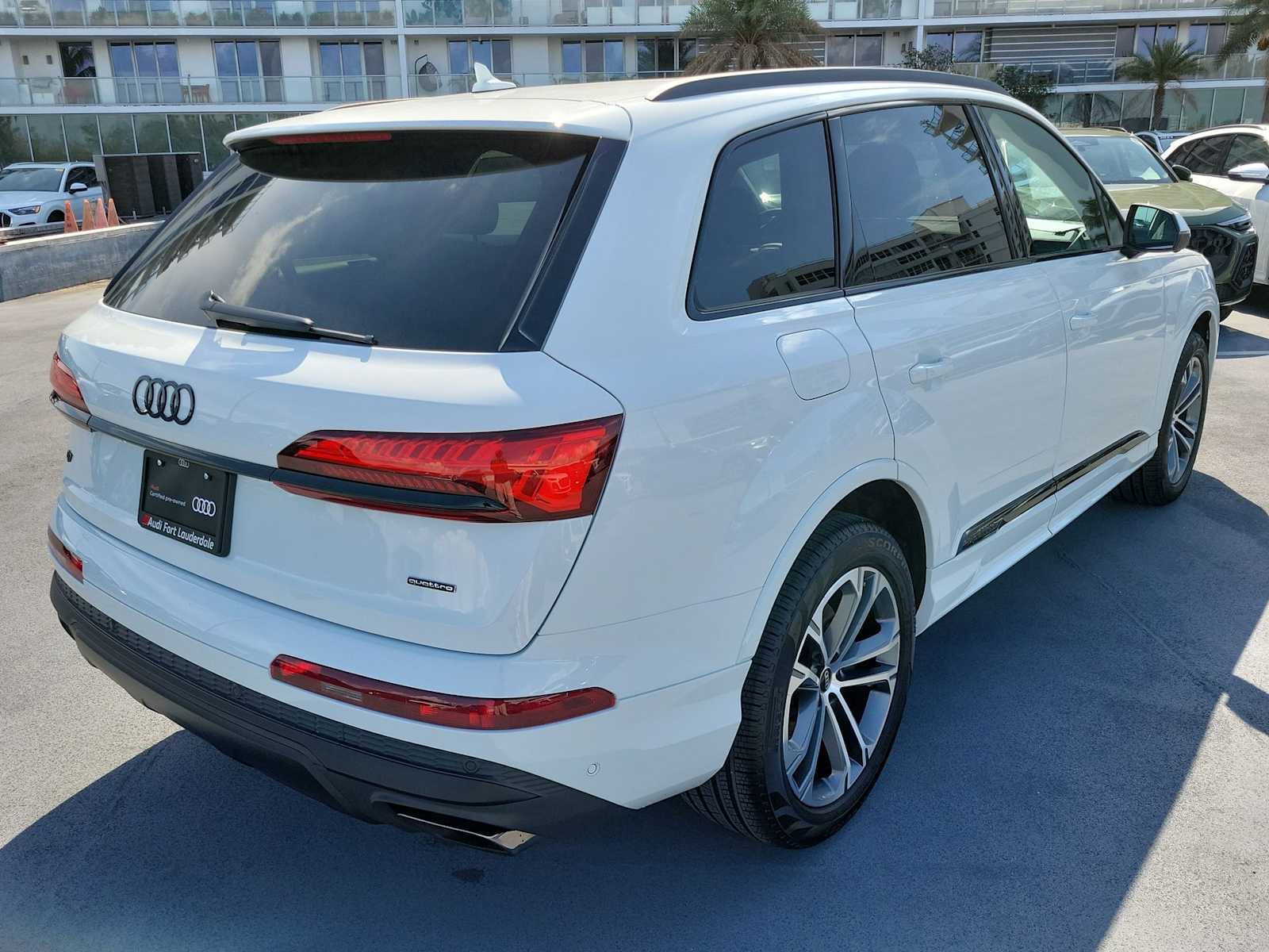 Thumbnail: 2026 Audi Q7 - 6
